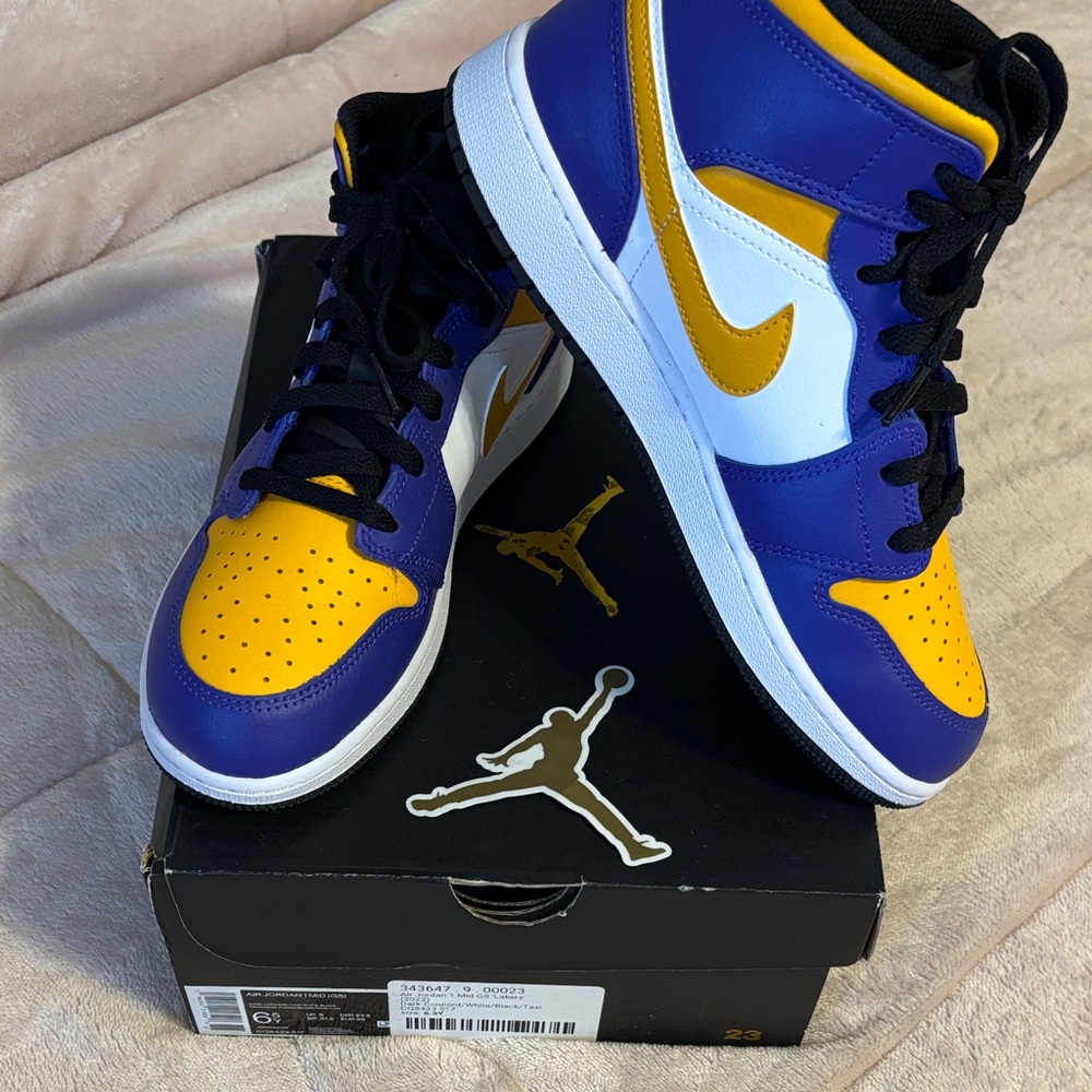 Air Jordan 1 Mid GS - 2022